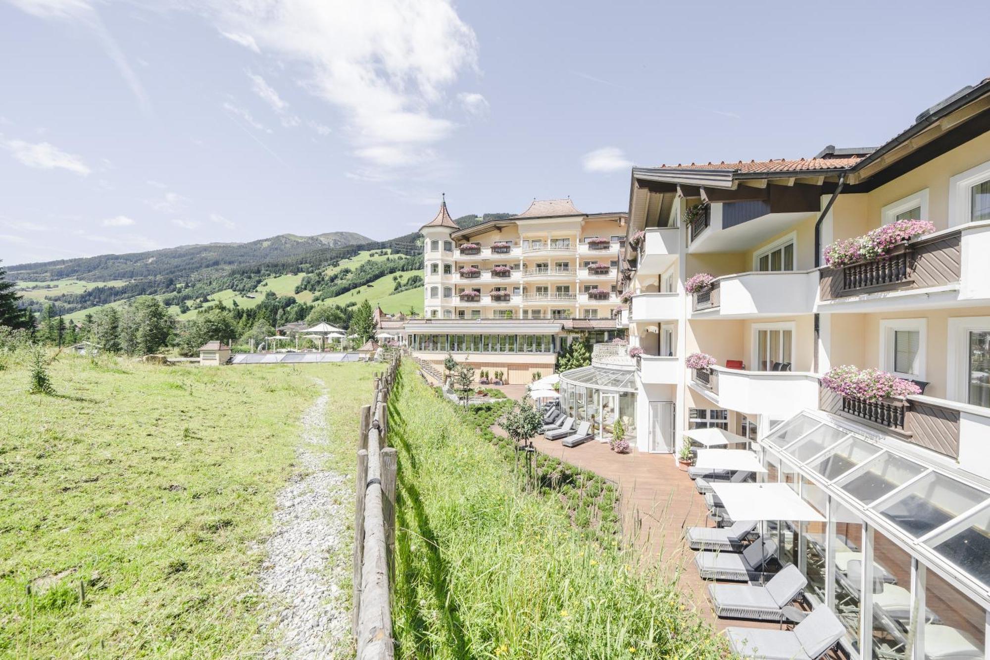 Traumhotel Alpina Superior --Yoga Und Ayurvedahotel (Adults Only) Gerlos Exterior photo